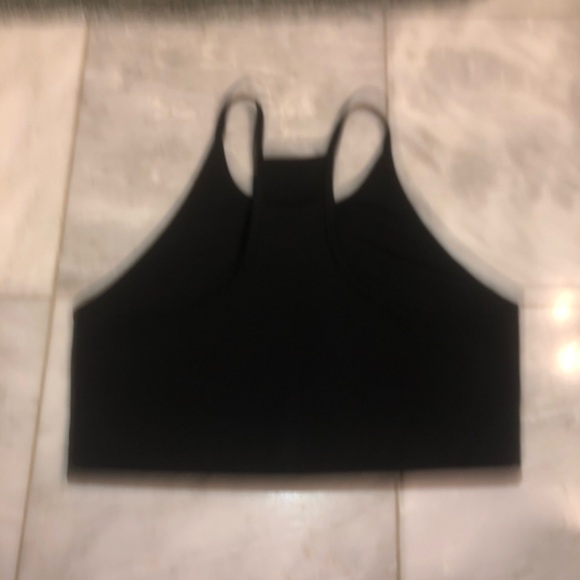 Girlfriend Collective Crop - Picture 6 of 7